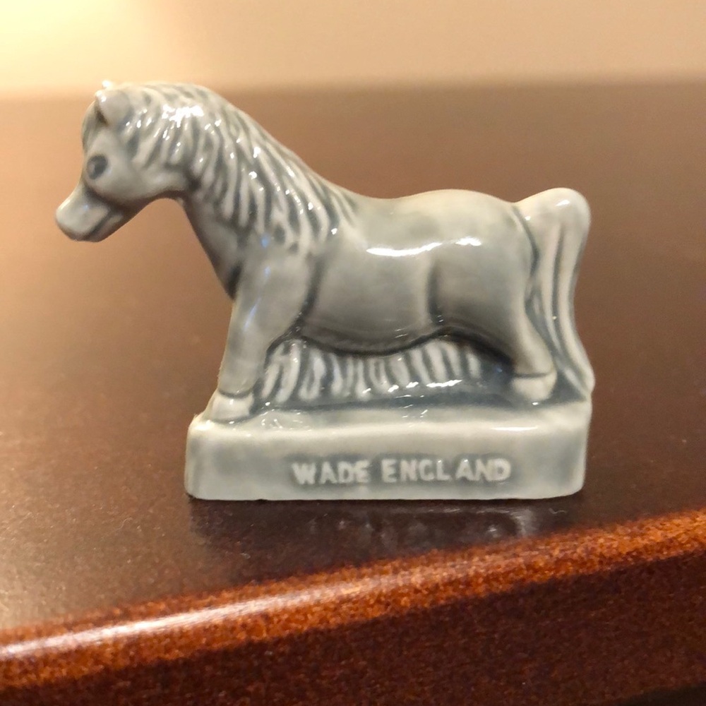 WADE ENGLAND Porcelain Horse Figurine